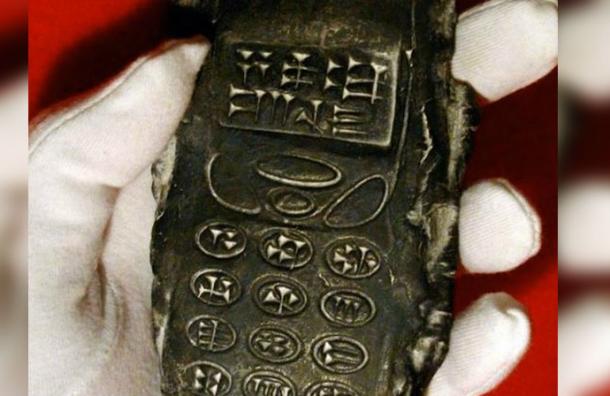 ¿Descubren teléfono celular de 800 años? La foto que se volvió viral en Internet