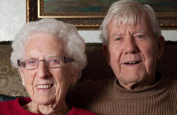 Juntos suman 187 años, se van a casar y demuestran que el amor no tiene edad