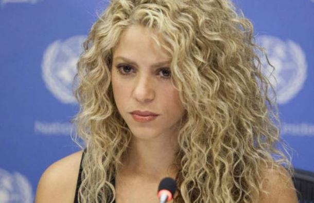 Shakira teme perder la voz