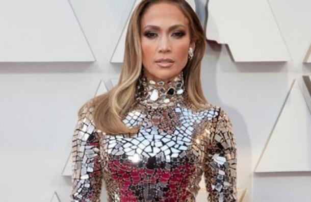 Jennifer Lopez celebra sus 50 años con un súper fiestón en la casa de Gloria Estefan