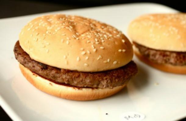 ¿Por qué las hamburguesas de comida rápida no se descomponen?