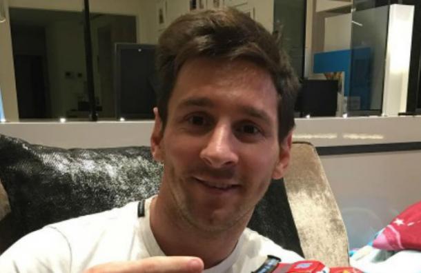 Este es el doble de Lionel Messi que vende pasteles y jugos en una confitería de Brasil